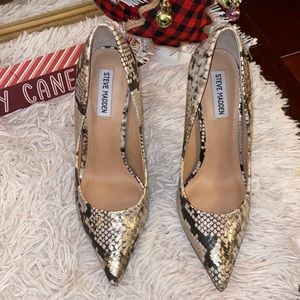 Steve Madden black/gold snake skin heels! Worn once!